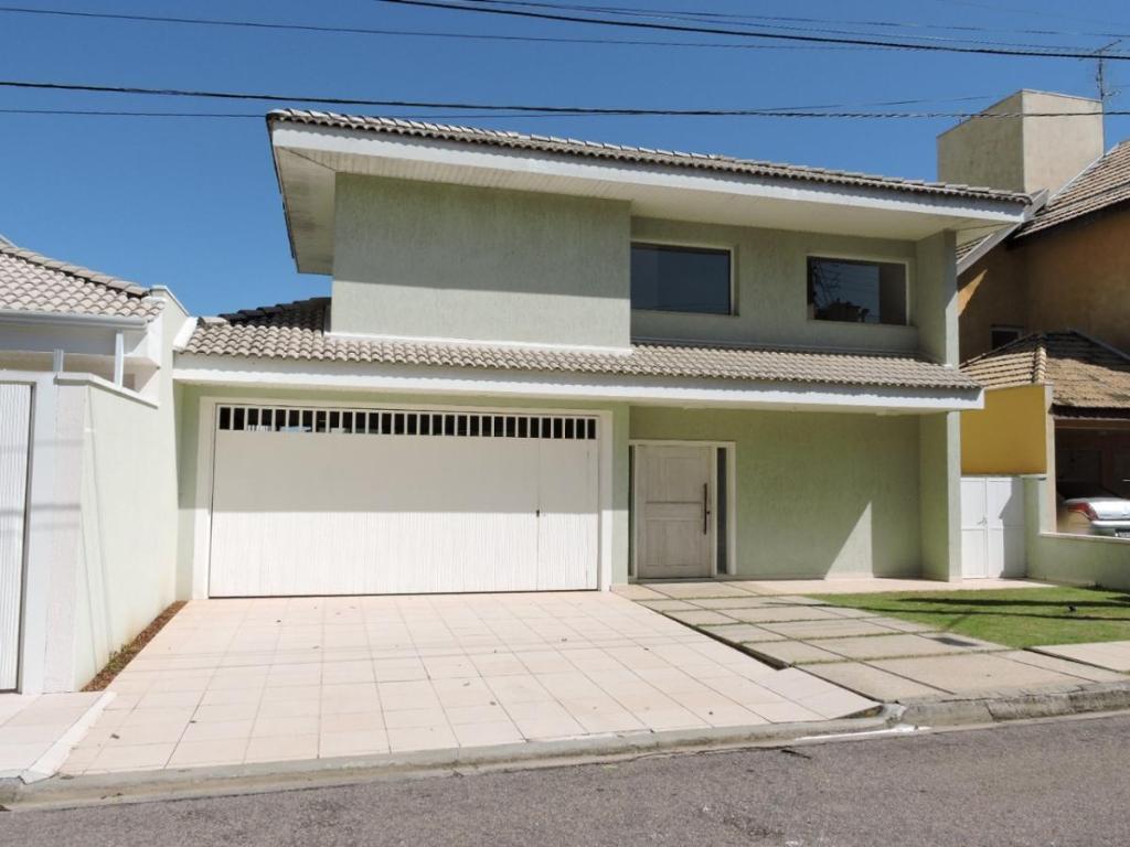Casa à venda com 4 quartos, 400m² - ,
