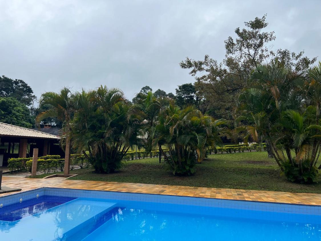 Pousada com 16 apartamentos (suítes) espaço gourmet com churrasqueira, forno de pizza salão de festas com cozinha industrial piscina canil casa sede e de caseiro Pousada a venda no bairro do Pinhal em Cabreúva SP - www.melhoresimoveisonline.com.br