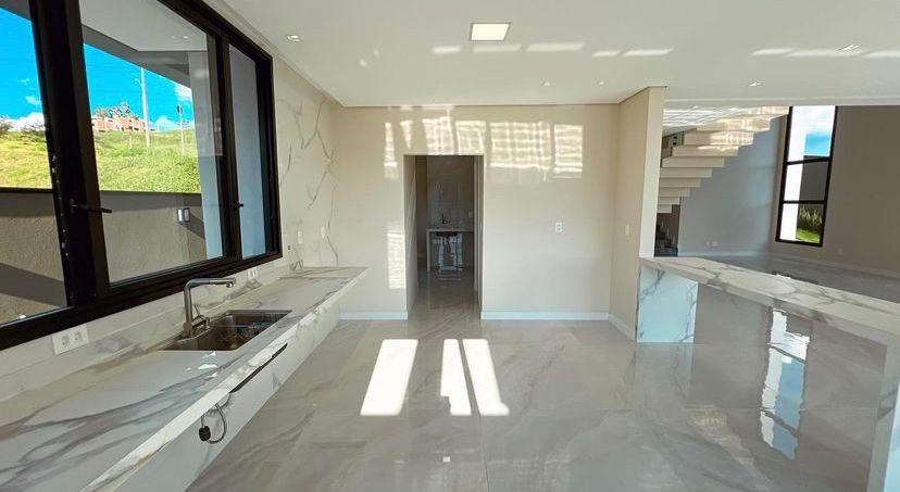Casa de alto padrão no Bosque do Horto - Jundiaí, com 340m² de área útil, 3 suítes e 6 banheiros. - www.melhoresimoveisonline.com.br