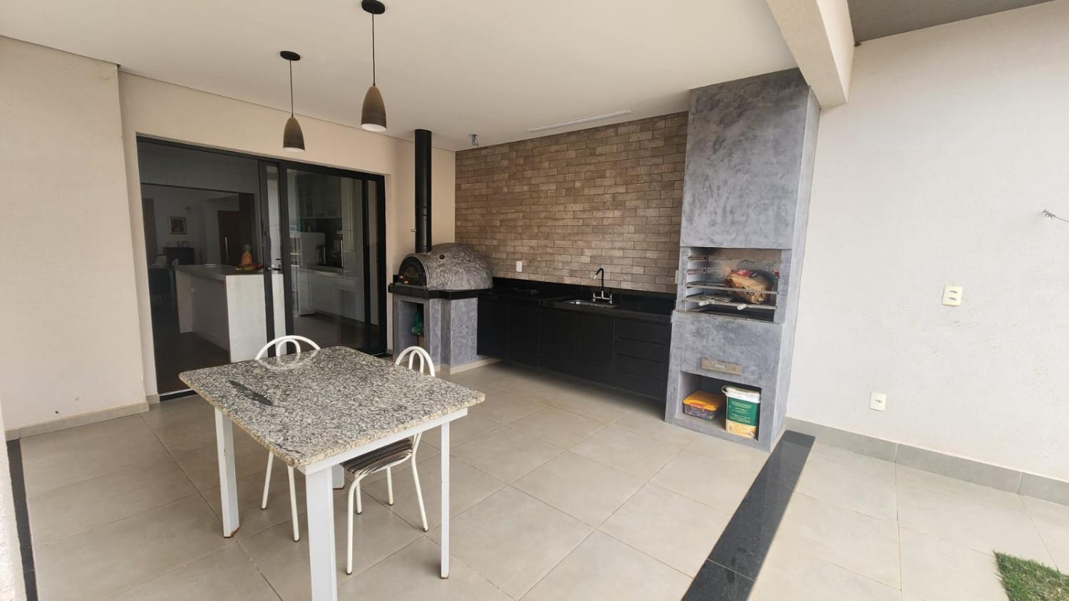 Casa à venda com 4 quartos, 252m² - Jardim das Samambaias,Jundiaí