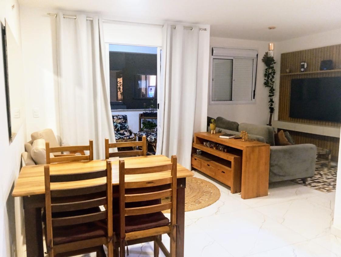 O apartamento possui 3 dormitórios porem esta sala estendida, 2 banheiros, uma vaga de garagem e 70 m², com elevador. É uma oportunidade que equilibra espaço, localização e qualidade de vida. - www.melhoresimoveisonline.com.br