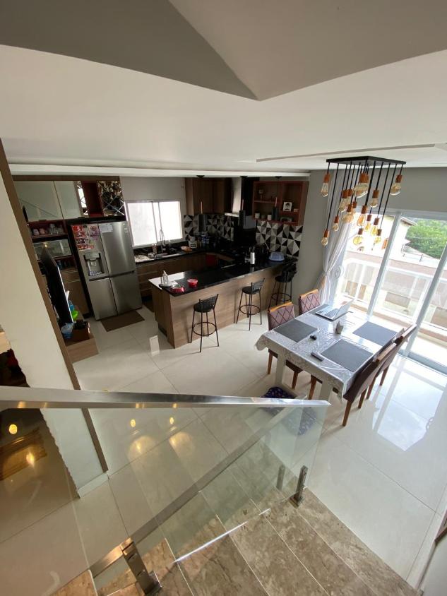 Maravilhosa casa a venda com piscina no colina verde em  Cajamar SP - www.melhoresimoveisonline.com.br