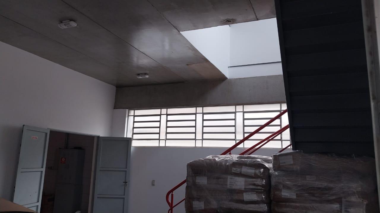 Galpão para alugar, 1000m² - Jardim do Luar (Fazendinha),Santana de Parnaíba