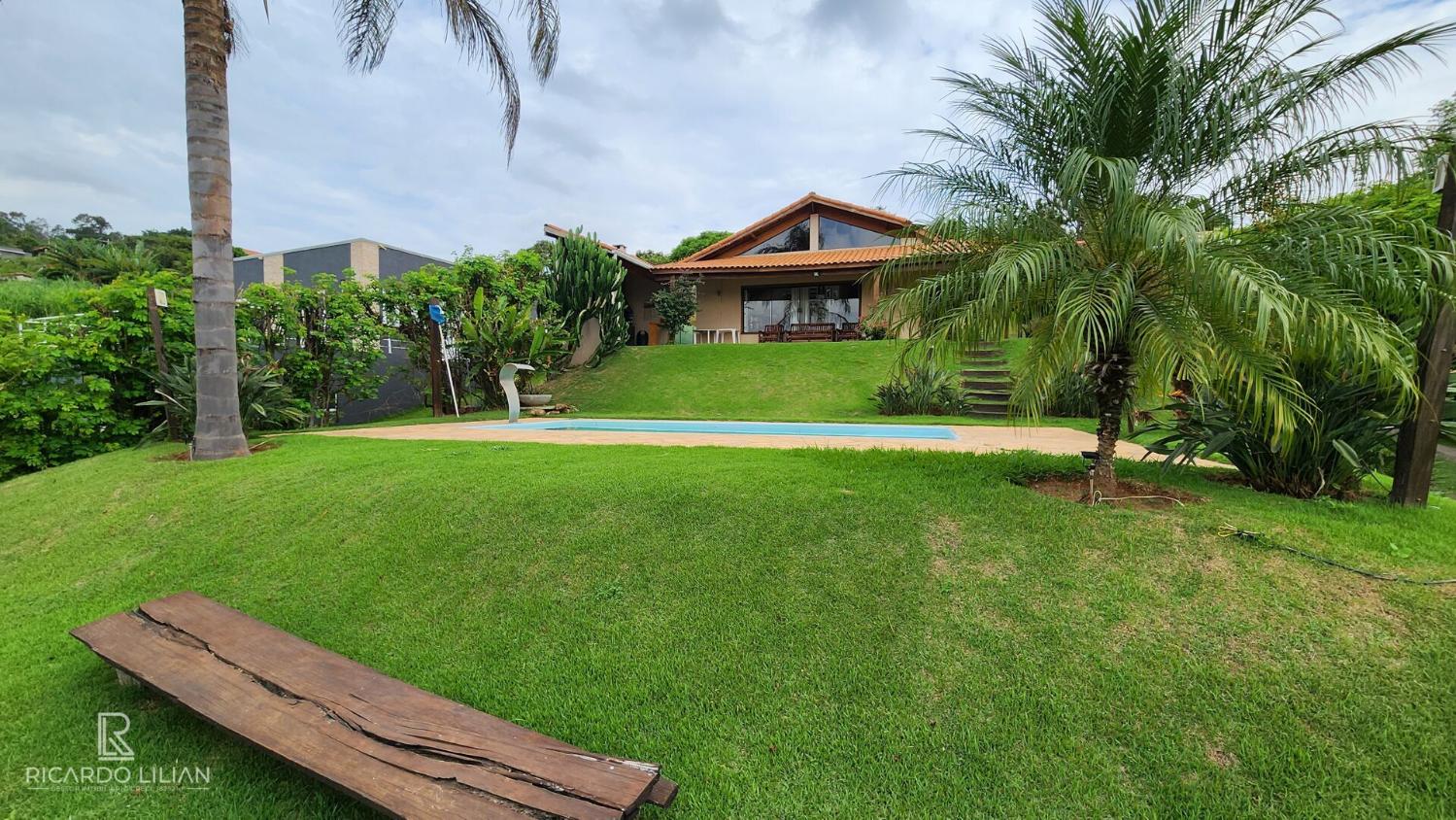 Fazenda à venda com 3 quartos, 1000m² - Estância Santa Maria do Laranjal,Atibaia