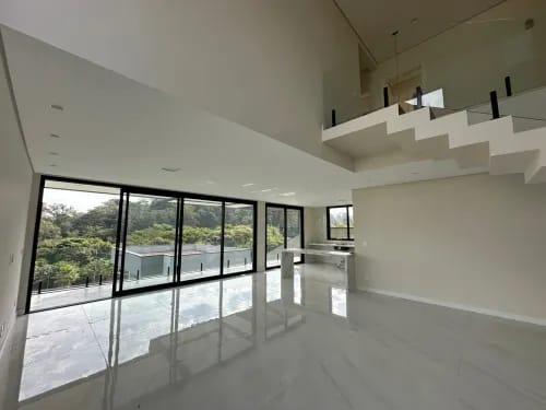 Luxuosa Casa Moderna em Condomínio Fechado com Piscina e Lazer Completo! - www.melhoresimoveisonline.com.br
