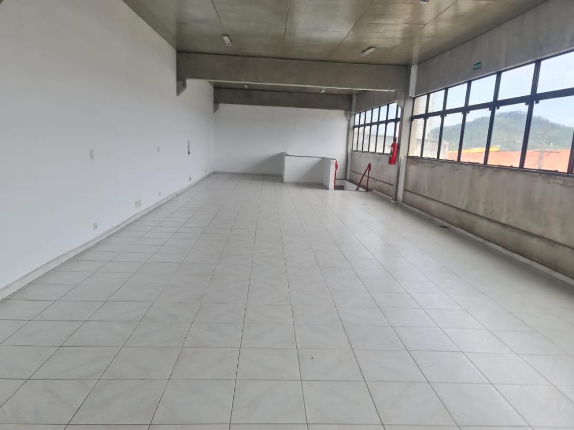 Galpão Amplo para Locação no Bairro da Fazendinha - Oportunidade Imperdível! - www.melhoresimoveisonline.com.br