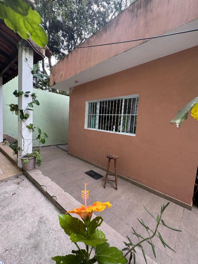 Linda Casa à Venda no Condomínio Chácara do Rosário - Conforto e Natureza! - www.melhoresimoveisonline.com.br