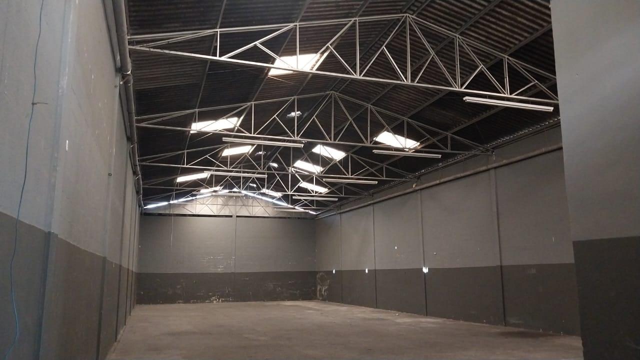 Galpão para alugar - Jardim do Luar (Fazendinha),Santana de Parnaíba