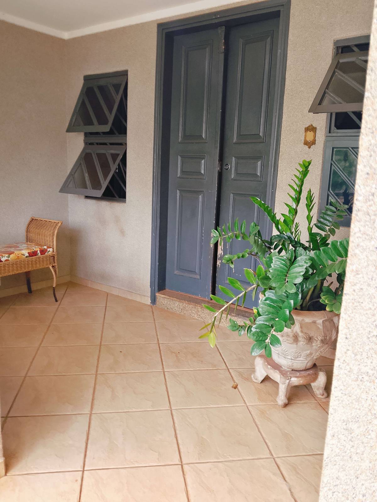 CASA ESTILO RÚSTICO, CHARME E POTENCIAL A VENDA NO CENTRO DE OLÍMPIA! - www.melhoresimoveisonline.com.br